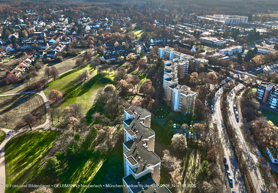 18.11.2020 - Marx-Zentrum und Wohnanalge Karl-Marx-Ring 52-62 in Neuperlach